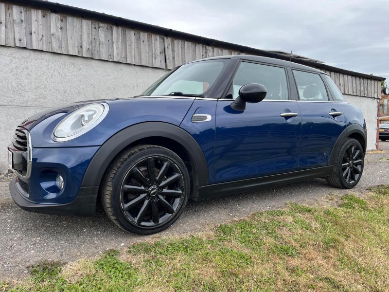 MINI HATCH