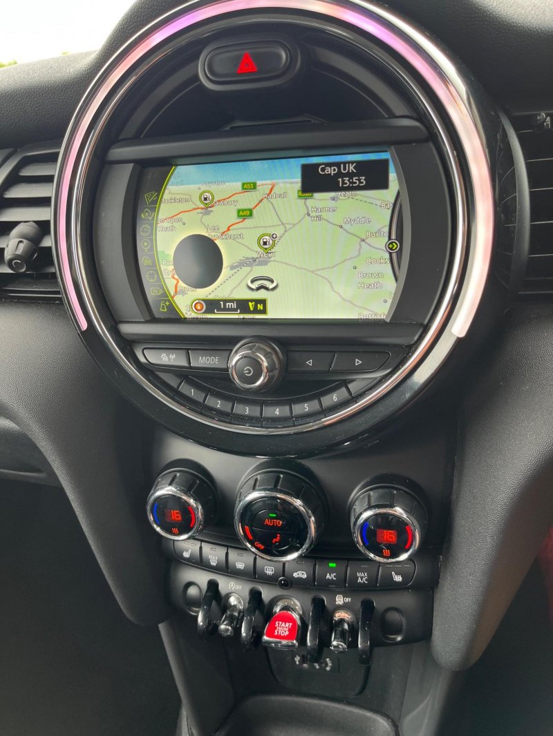 MINI HATCH
