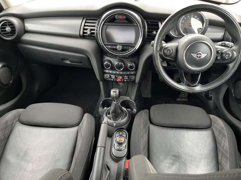 MINI HATCH