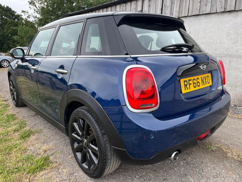 MINI HATCH