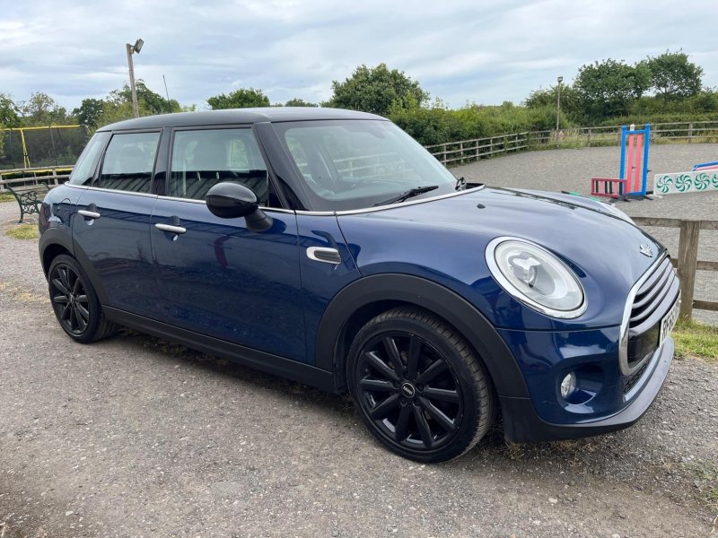 MINI HATCH