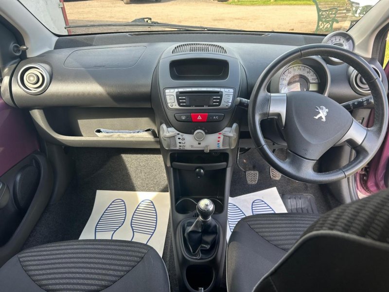 PEUGEOT 107