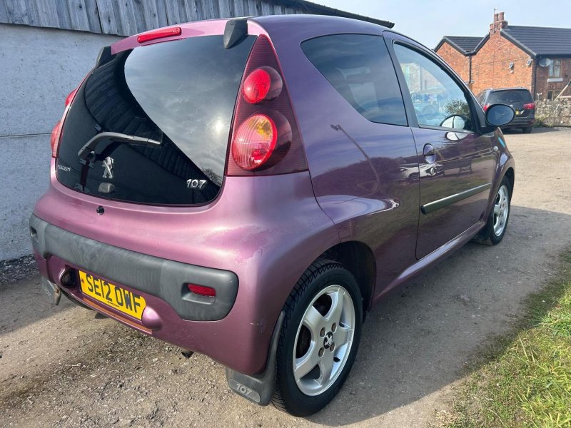 PEUGEOT 107